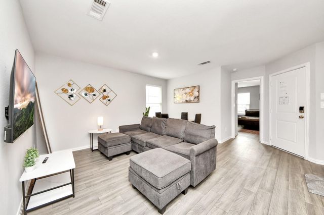 9027 Madera Road B, Houston, TX 77078