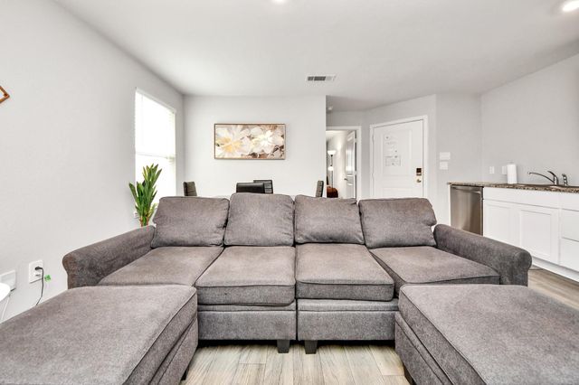 9027 Madera Road B, Houston, TX 77078
