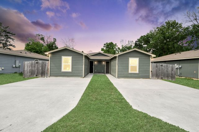 9027 Madera Road B, Houston, TX 77078