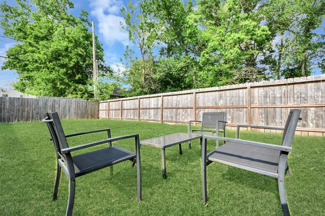9027 Madera Road B, Houston, TX 77078