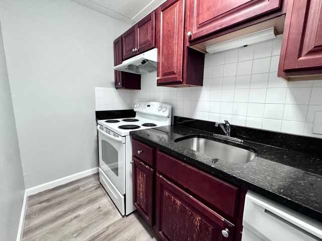 60 Pleasant St 206, Arlington, MA 02476