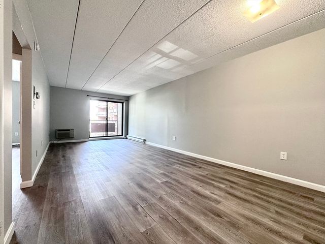 60 Pleasant St 206, Arlington, MA 02476