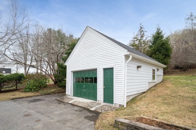 64 Whitehall Rd., Amesbury, MA 01913