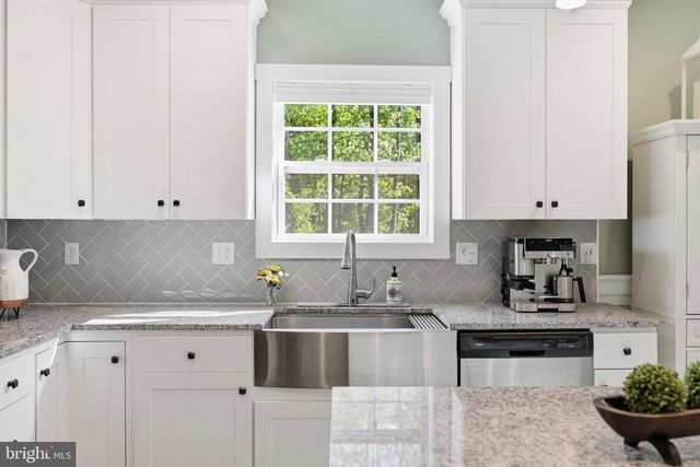 580 DEY DR, Harpers Ferry, WV 25425