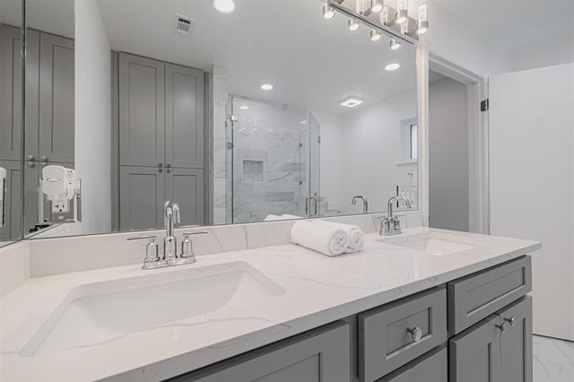 8526 Hiawatha Drive, Houston, TX 77036