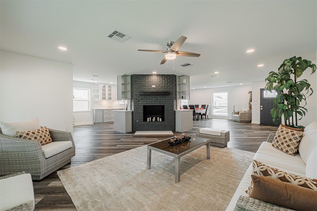 8526 Hiawatha Drive, Houston, TX 77036