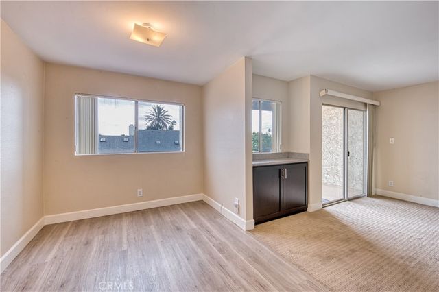277 Pleasant Street 206, Pasadena, CA 91101