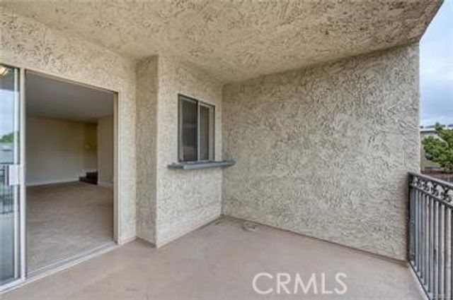 277 Pleasant Street 206, Pasadena, CA 91101