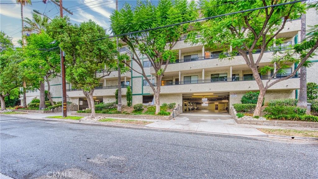 277 Pleasant Street 206, Pasadena, CA 91101