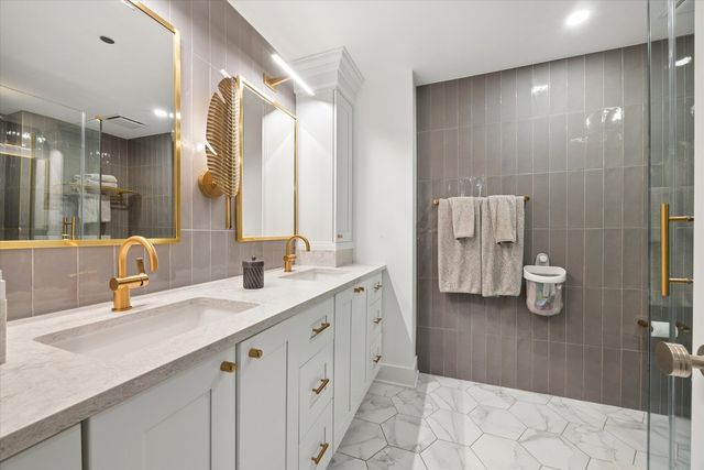 208 W Washington Street 1813, Chicago, IL 60606