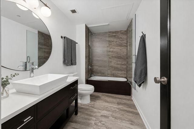 208 W Washington Street 1813, Chicago, IL 60606