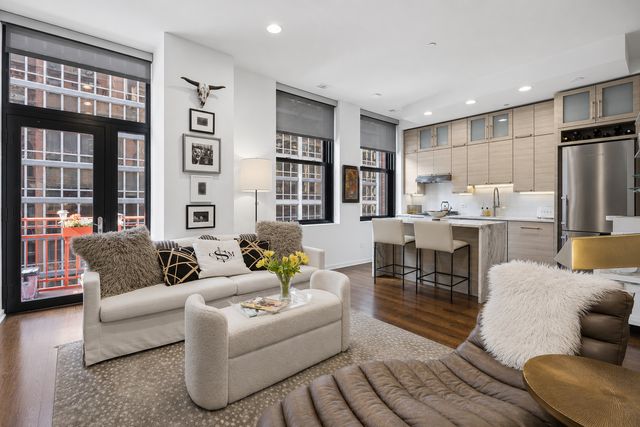 208 W Washington Street 1813, Chicago, IL 60606
