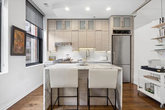208 W Washington Street 1813, Chicago, IL 60606