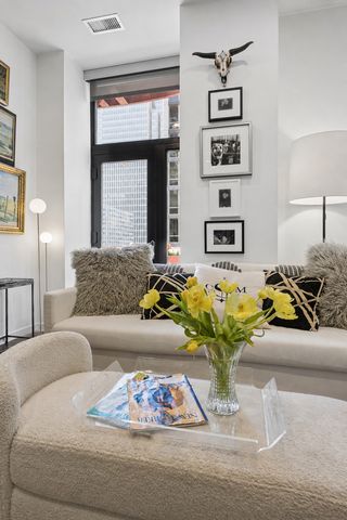 208 W Washington Street 1813, Chicago, IL 60606