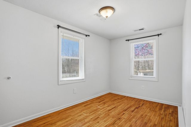 400 AUBURN LN, Columbia, MO 65203