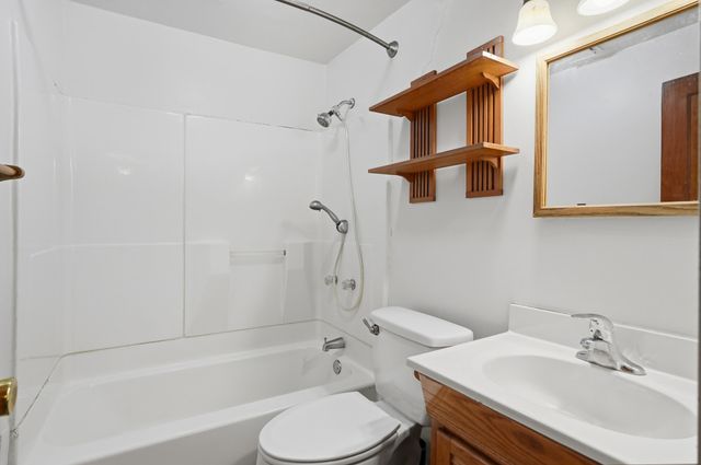 400 AUBURN LN, Columbia, MO 65203