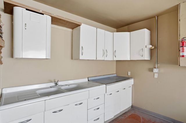 400 AUBURN LN, Columbia, MO 65203