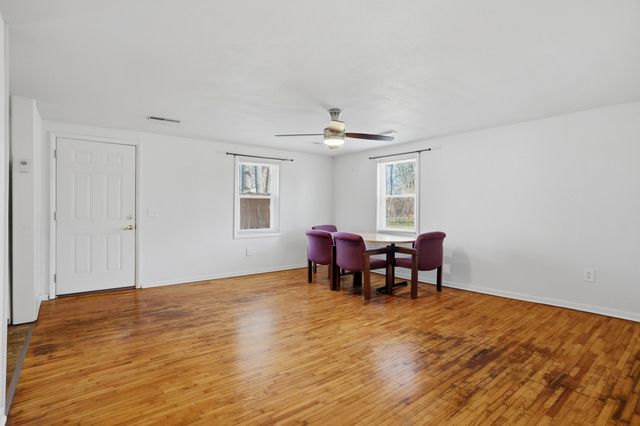 400 AUBURN LN, Columbia, MO 65203