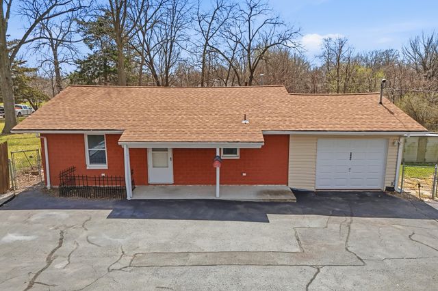 400 AUBURN LN, Columbia, MO 65203