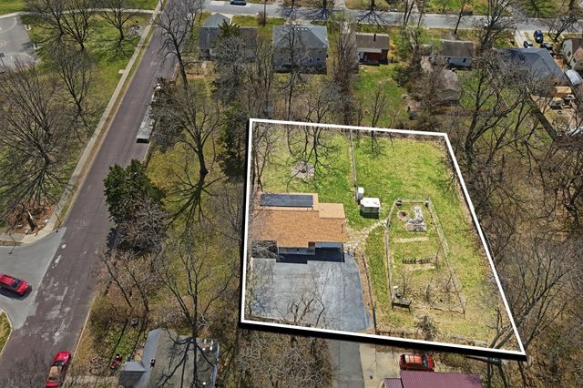 400 AUBURN LN, Columbia, MO 65203