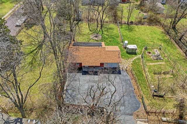 400 AUBURN LN, Columbia, MO 65203