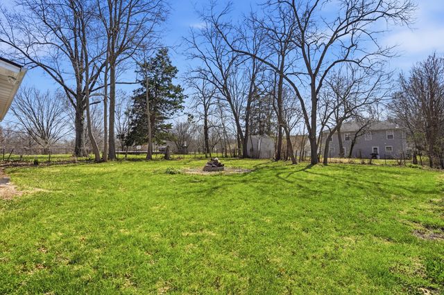 400 AUBURN LN, Columbia, MO 65203