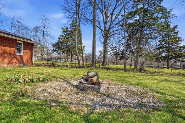 400 AUBURN LN, Columbia, MO 65203