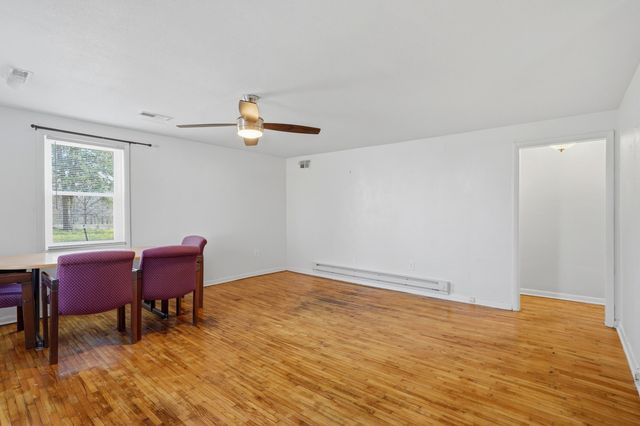 400 AUBURN LN, Columbia, MO 65203