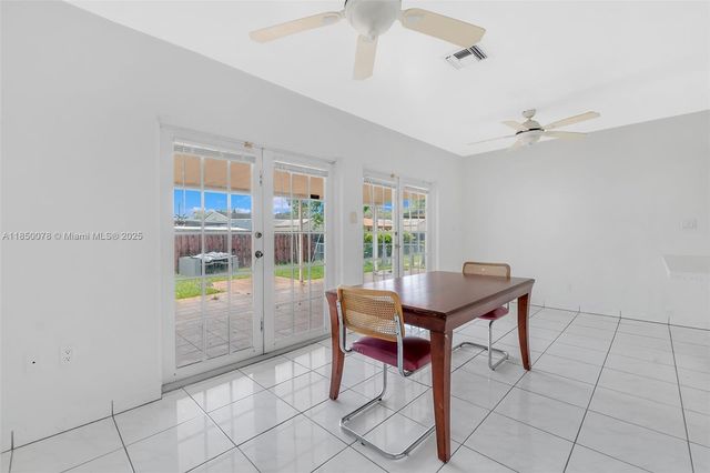 330 W 48th St, Hialeah, FL 33012