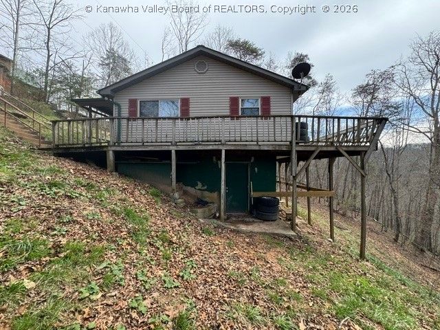 122 Sunset Drive, Winfield, WV 25560