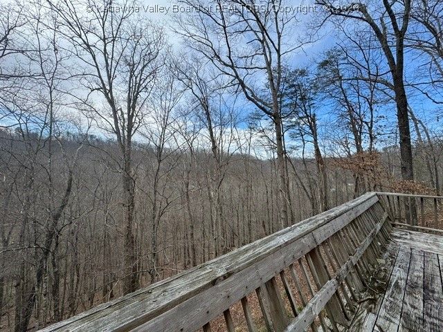 122 Sunset Drive, Winfield, WV 25560