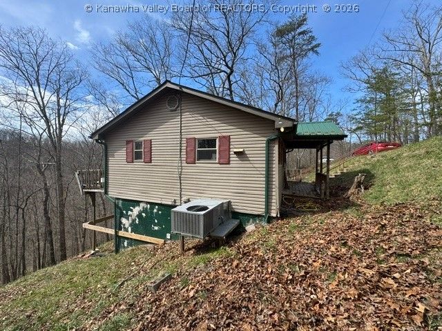 122 Sunset Drive, Winfield, WV 25560