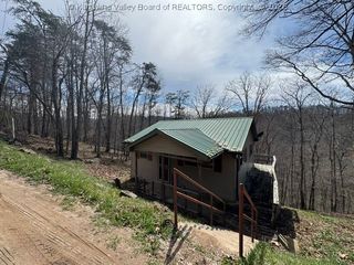 122 Sunset Drive, Winfield, WV 25560