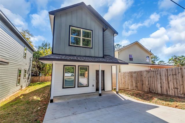 11966 Canal Street, Willis, TX 77318