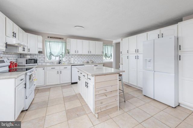 2841 PALERMO AVE, Vineland, NJ 08361
