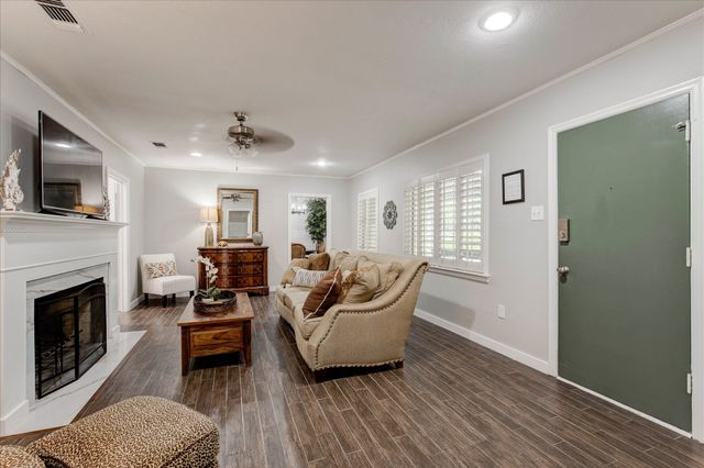 3727 W Biddison Street, Fort Worth, TX 76109