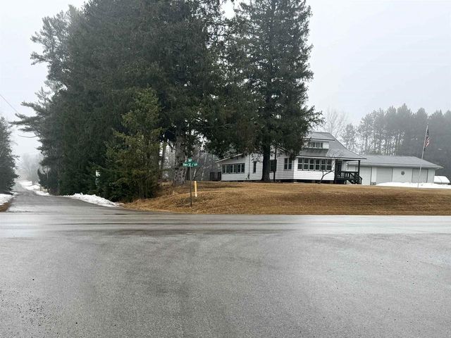 13890 STATE HWY 32, Mountain, WI 54149