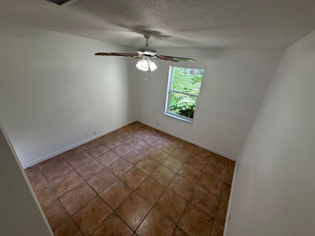 5329 Ogilvie Ln, St Augustine, FL 32086