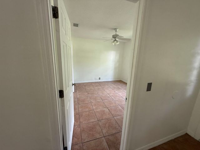 5329 Ogilvie Ln, St Augustine, FL 32086