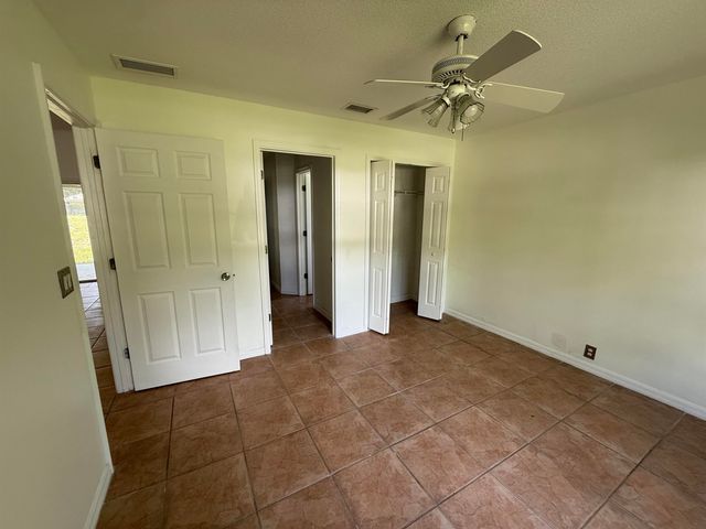 5329 Ogilvie Ln, St Augustine, FL 32086