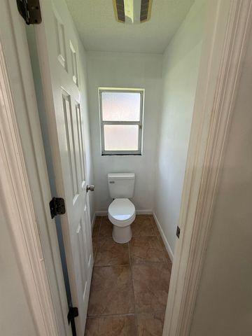 5329 Ogilvie Ln, St Augustine, FL 32086
