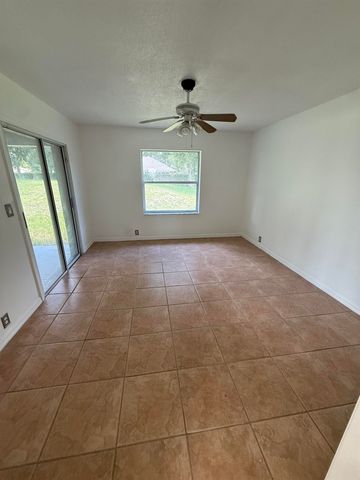 5329 Ogilvie Ln, St Augustine, FL 32086