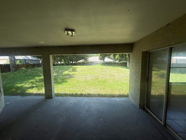 5329 Ogilvie Ln, St Augustine, FL 32086