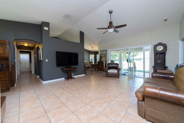 5329 Ogilvie Ln, St Augustine, FL 32086