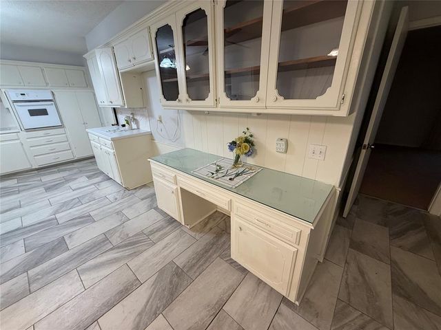 23 Oak Hill Road, Shawnee, OK 74804