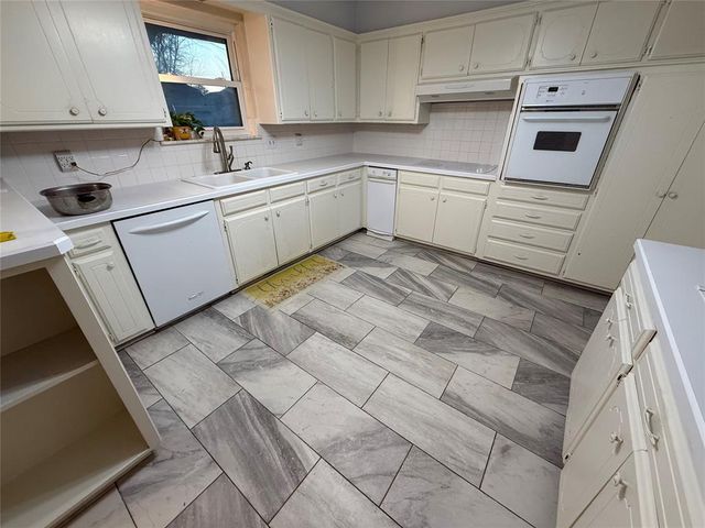 23 Oak Hill Road, Shawnee, OK 74804