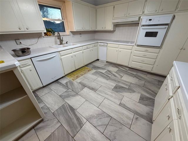 23 Oak Hill Road, Shawnee, OK 74804