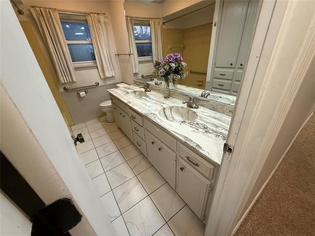 23 Oak Hill Road, Shawnee, OK 74804