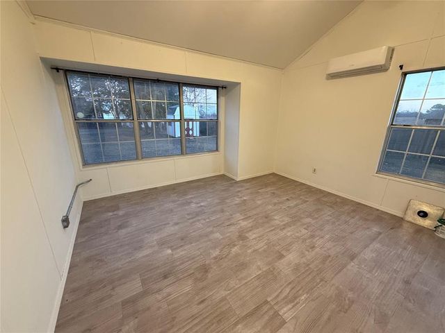 23 Oak Hill Road, Shawnee, OK 74804