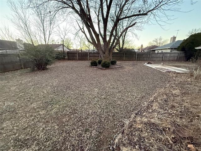 23 Oak Hill Road, Shawnee, OK 74804